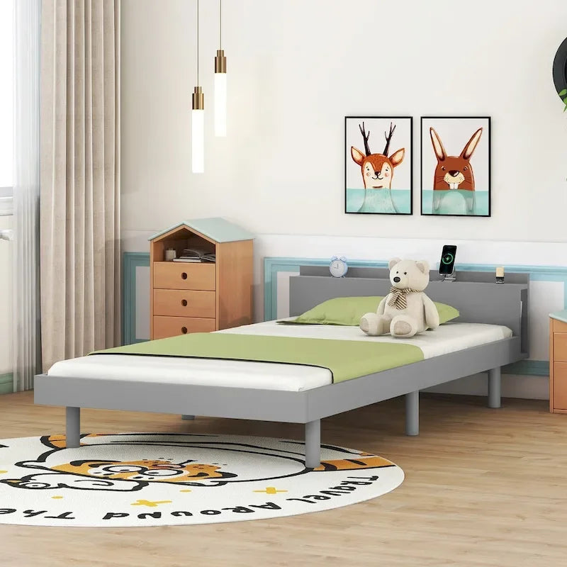 Letto a piattaforma dal design moderno con porta USB integrata