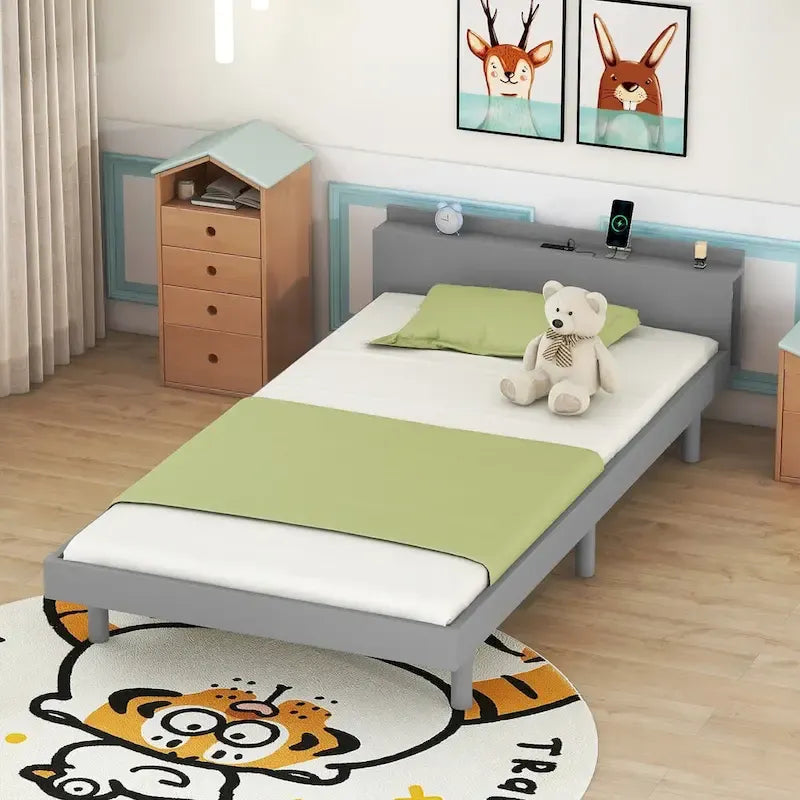 Letto a piattaforma dal design moderno con porta USB integrata