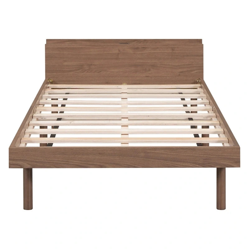 Letto a piattaforma dal design moderno con porta USB integrata