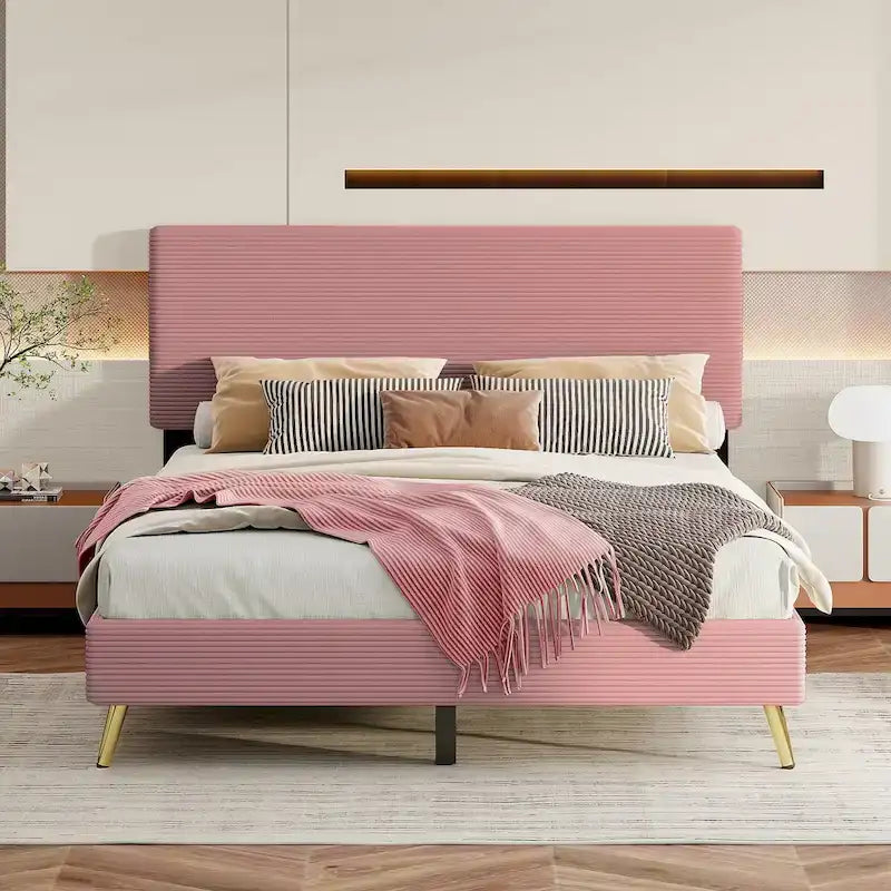 Struttura letto a piattaforma queen in legno con testiera a righe orizzontali, struttura letto imbottita con doghe in legno, non è necessaria la rete a molle