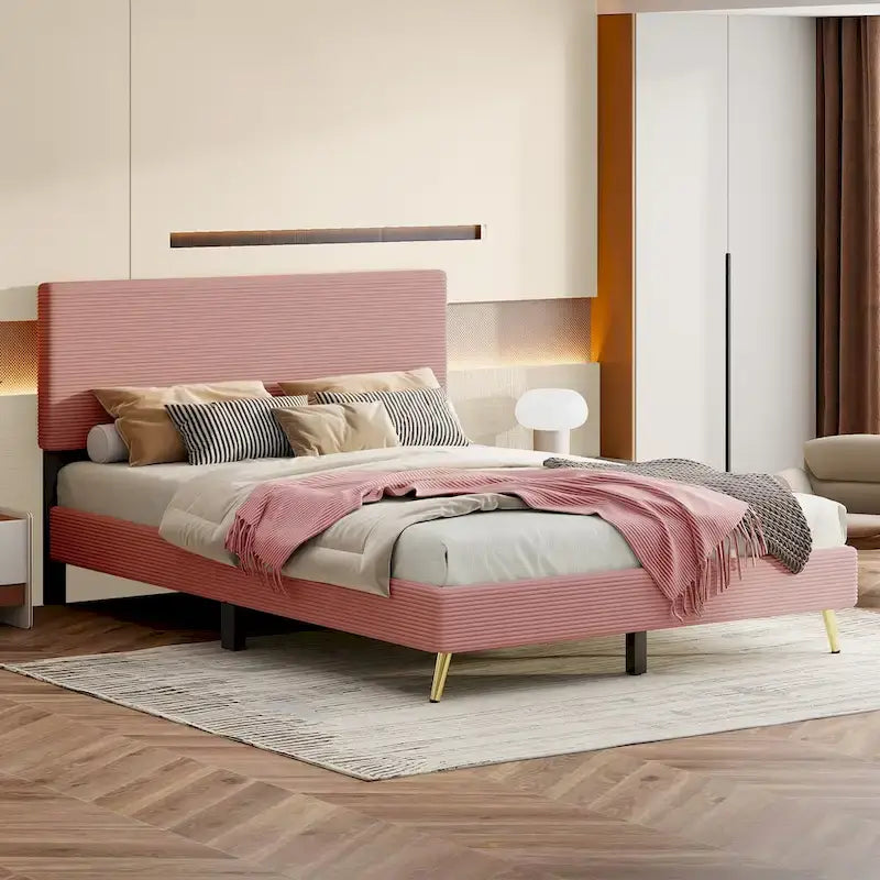 Struttura letto a piattaforma queen in legno con testiera a righe orizzontali, struttura letto imbottita con doghe in legno, non è necessaria la rete a molle