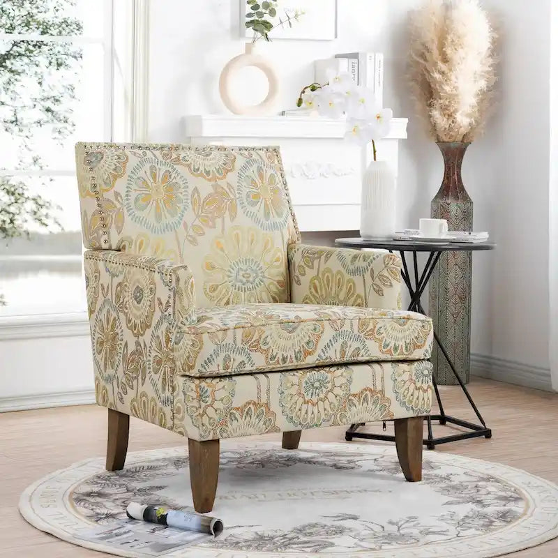 Poltroncine d'accento rivestite in tessuto con gambe in legno